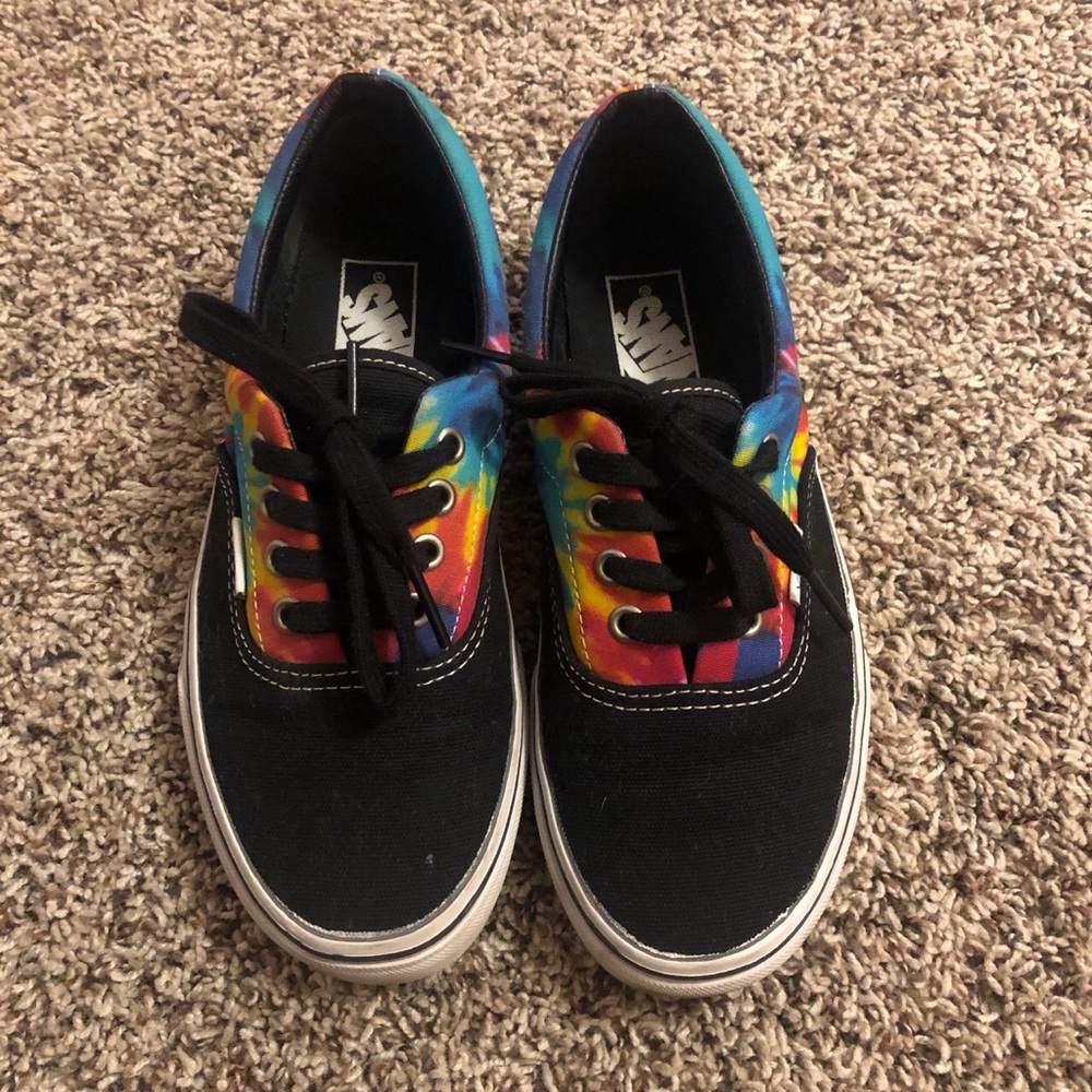 NWOT Tie Dye Lace Up Vans ✨